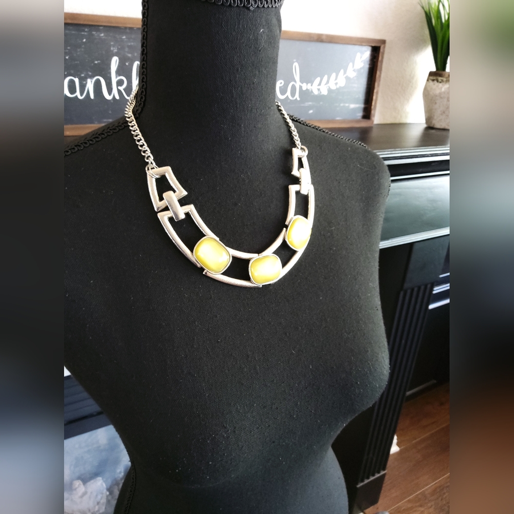 Ladies Silver Tone Necklace - Picture 3 of 4